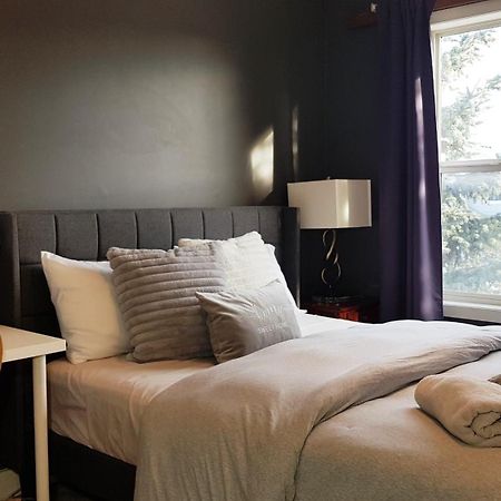 Tuscan Ridge Guesthouse Calgary West Экстерьер фото