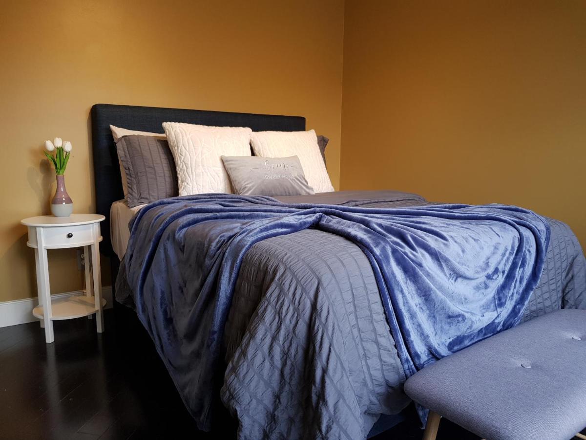 Tuscan Ridge Guesthouse Calgary West Экстерьер фото