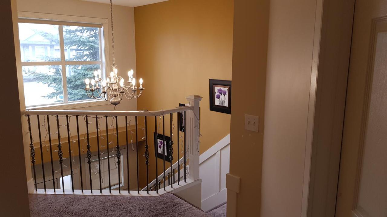Tuscan Ridge Guesthouse Calgary West Экстерьер фото
