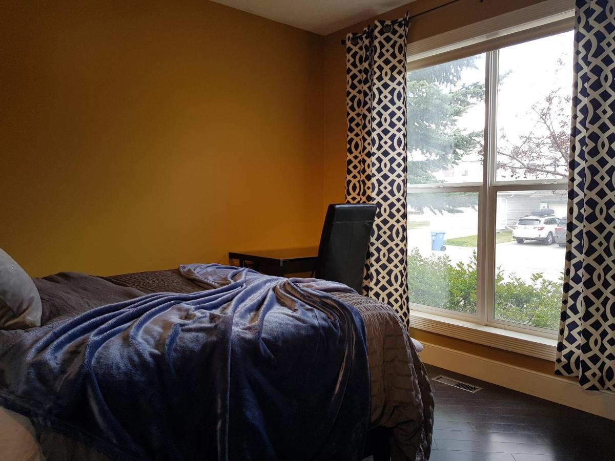 Tuscan Ridge Guesthouse Calgary West Экстерьер фото