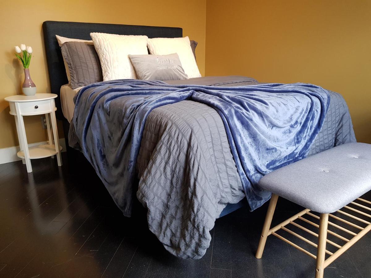 Tuscan Ridge Guesthouse Calgary West Экстерьер фото