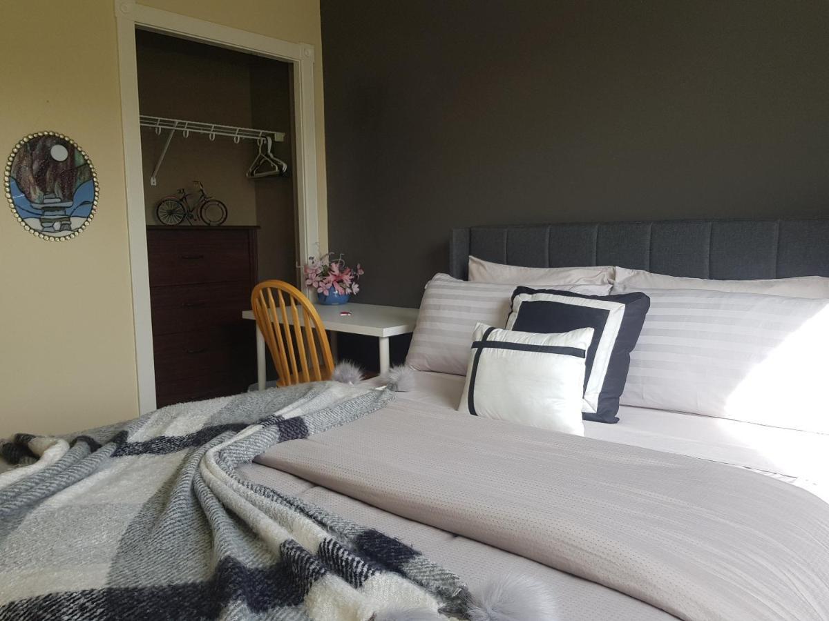 Tuscan Ridge Guesthouse Calgary West Экстерьер фото