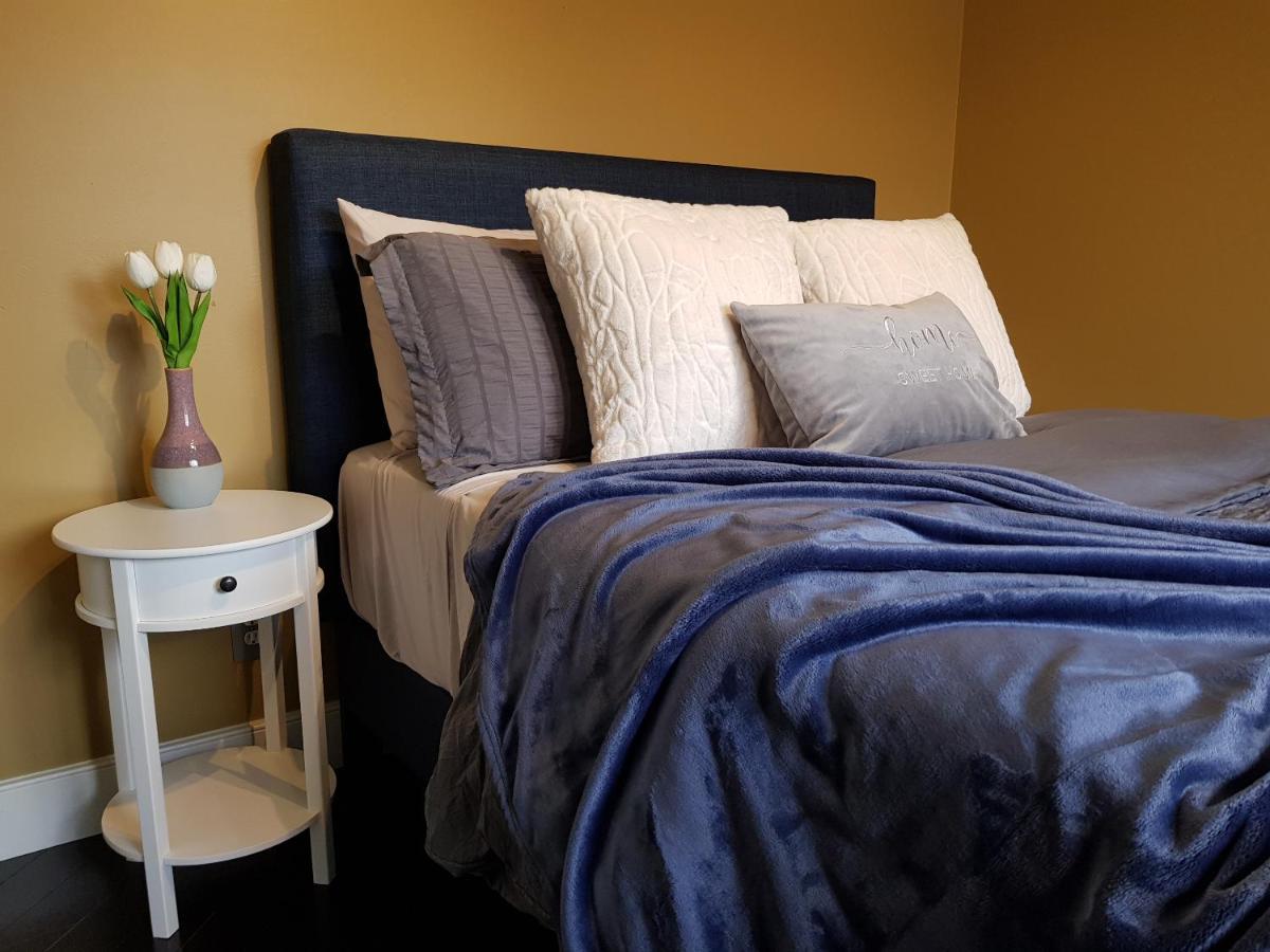 Tuscan Ridge Guesthouse Calgary West Экстерьер фото