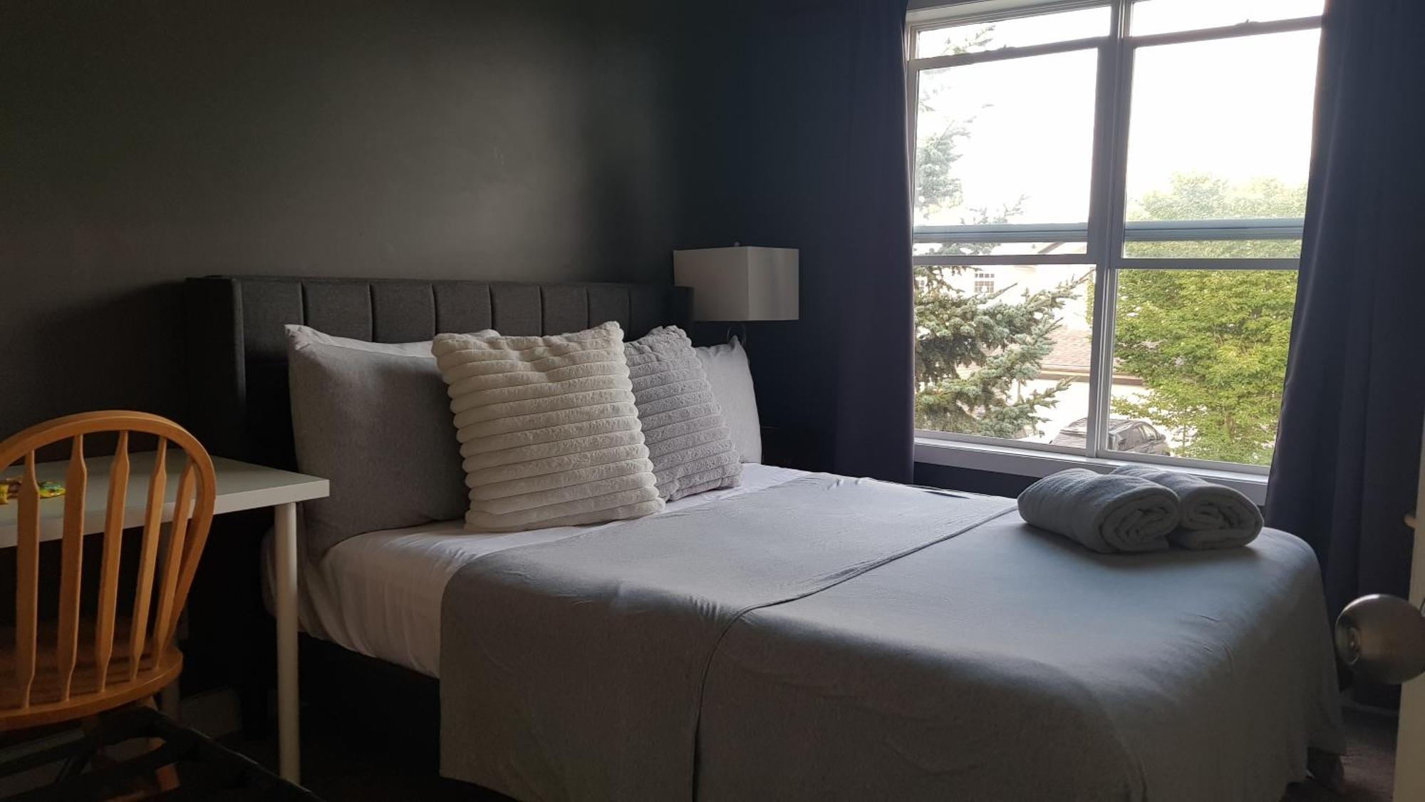 Tuscan Ridge Guesthouse Calgary West Экстерьер фото