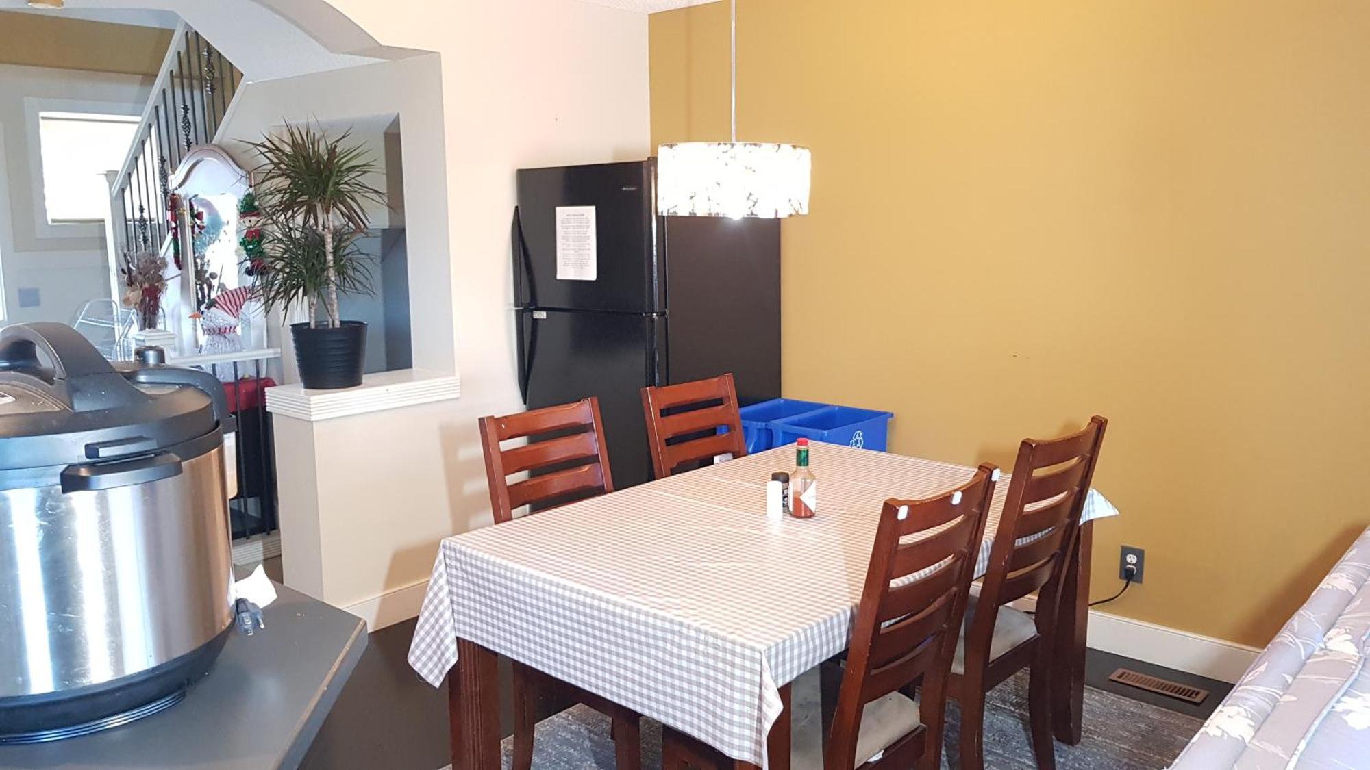 Tuscan Ridge Guesthouse Calgary West Экстерьер фото